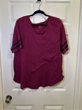 Old Navy Relaxed T-shirt Size XXL Maroon Short Sleeve Stripe Top Shirt